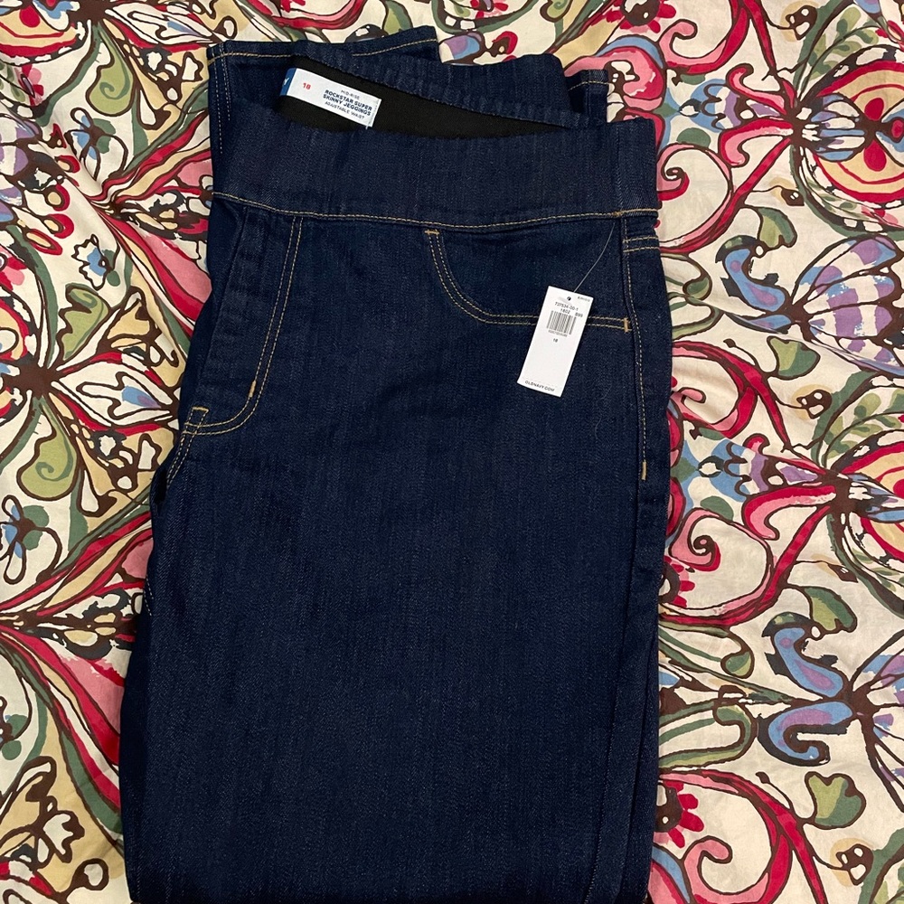 Old Navy Rockstar Jeggings/Strait Leg Fit